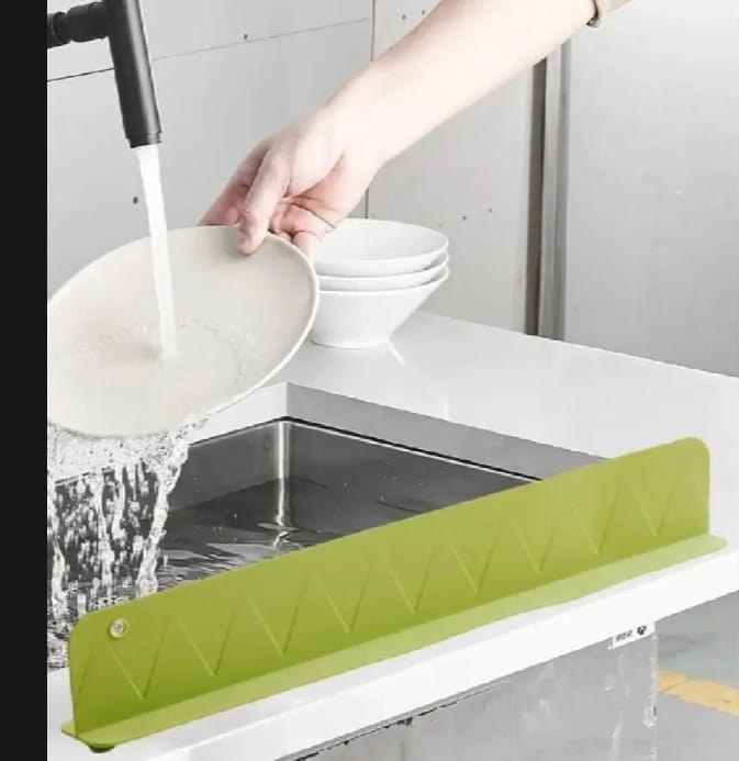 Kitchen Splash Sink Guard – Keep Your Kitchen Clean & Dry