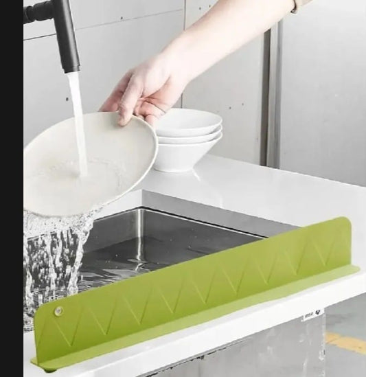Kitchen Splash Sink Guard – Keep Your Kitchen Clean & Dry